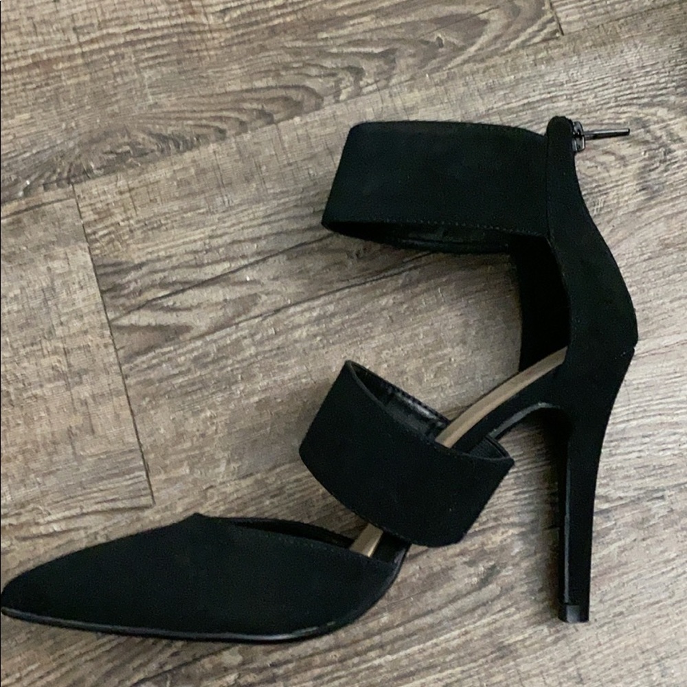 ❌SOLD❌Faux suede pointed heels